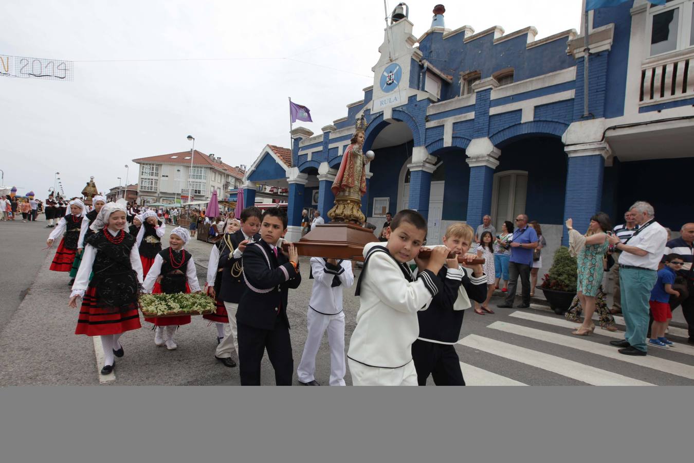 Procesión marinera en San Juan de la Arena