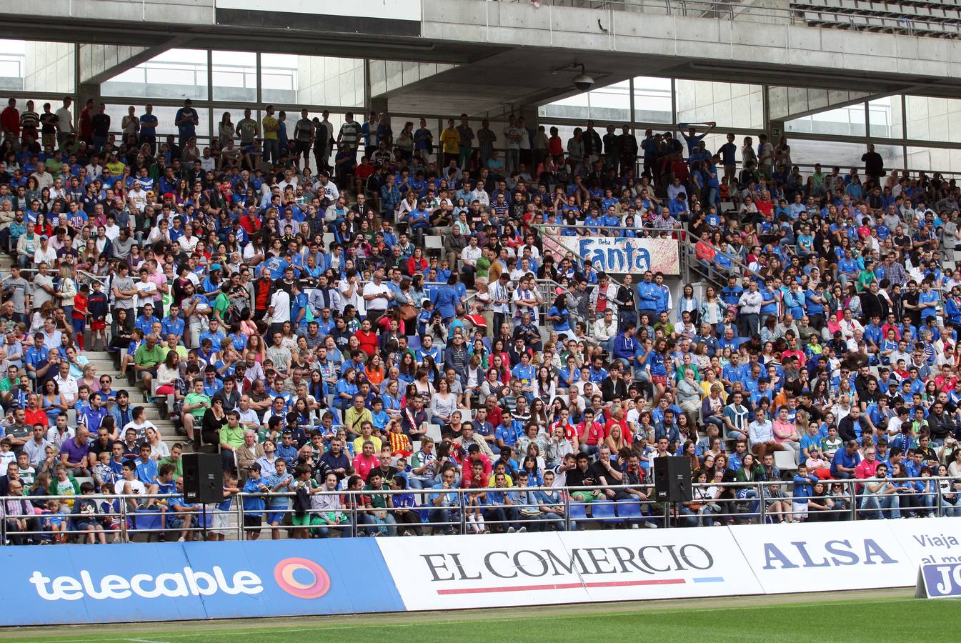 El oviedismo arropa a Esteban en su regreso a casa