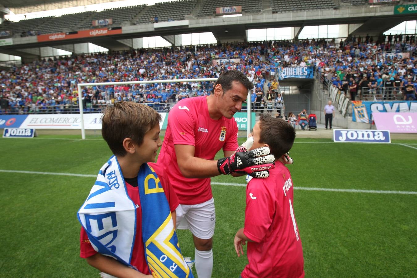 El oviedismo arropa a Esteban en su regreso a casa