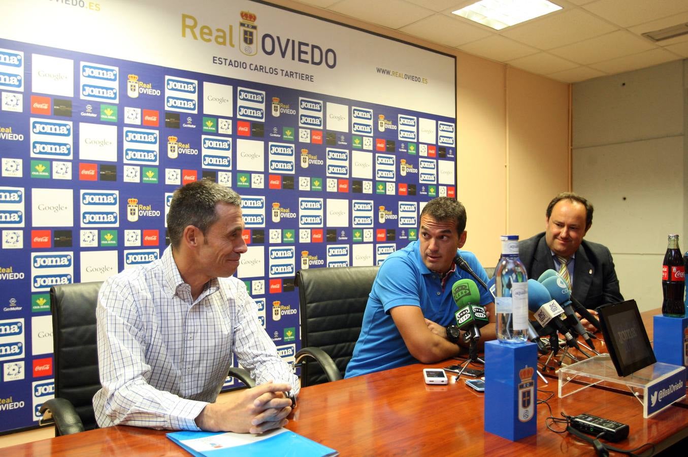 El oviedismo arropa a Esteban en su regreso a casa