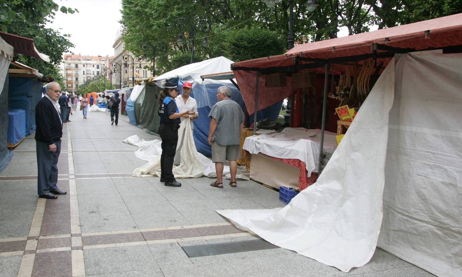 Precintan el Mercado Pirata de Begoña