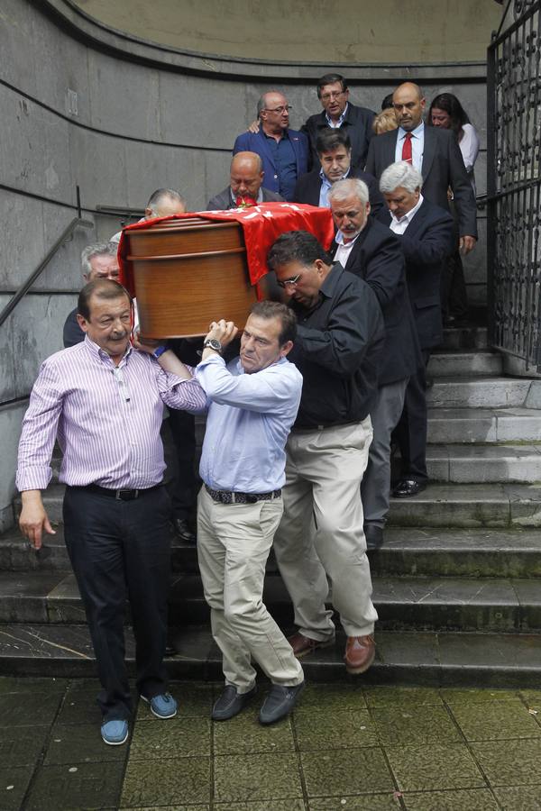 Multitudinaria despedida a Manuel Fernández &#039;Lito&#039;