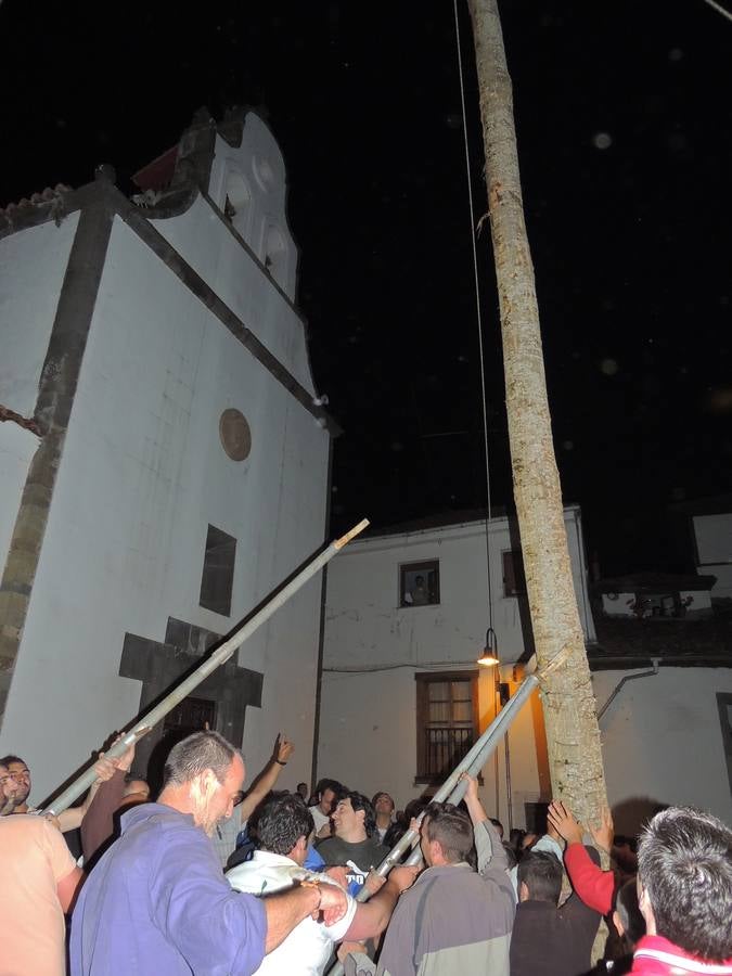 Cangas del Narcea planta el &#039;arbolón&#039;