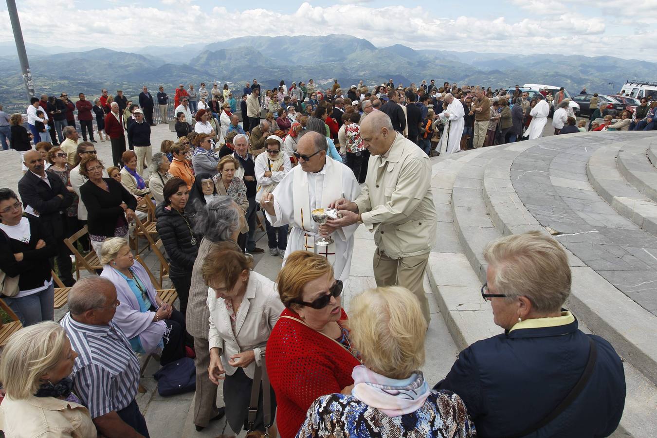 Oviedo, fiel a la jira del Naranco