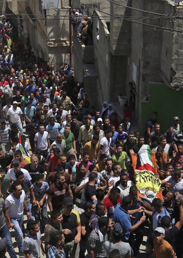 Funeral del joven palestino muerto durante los registros. 