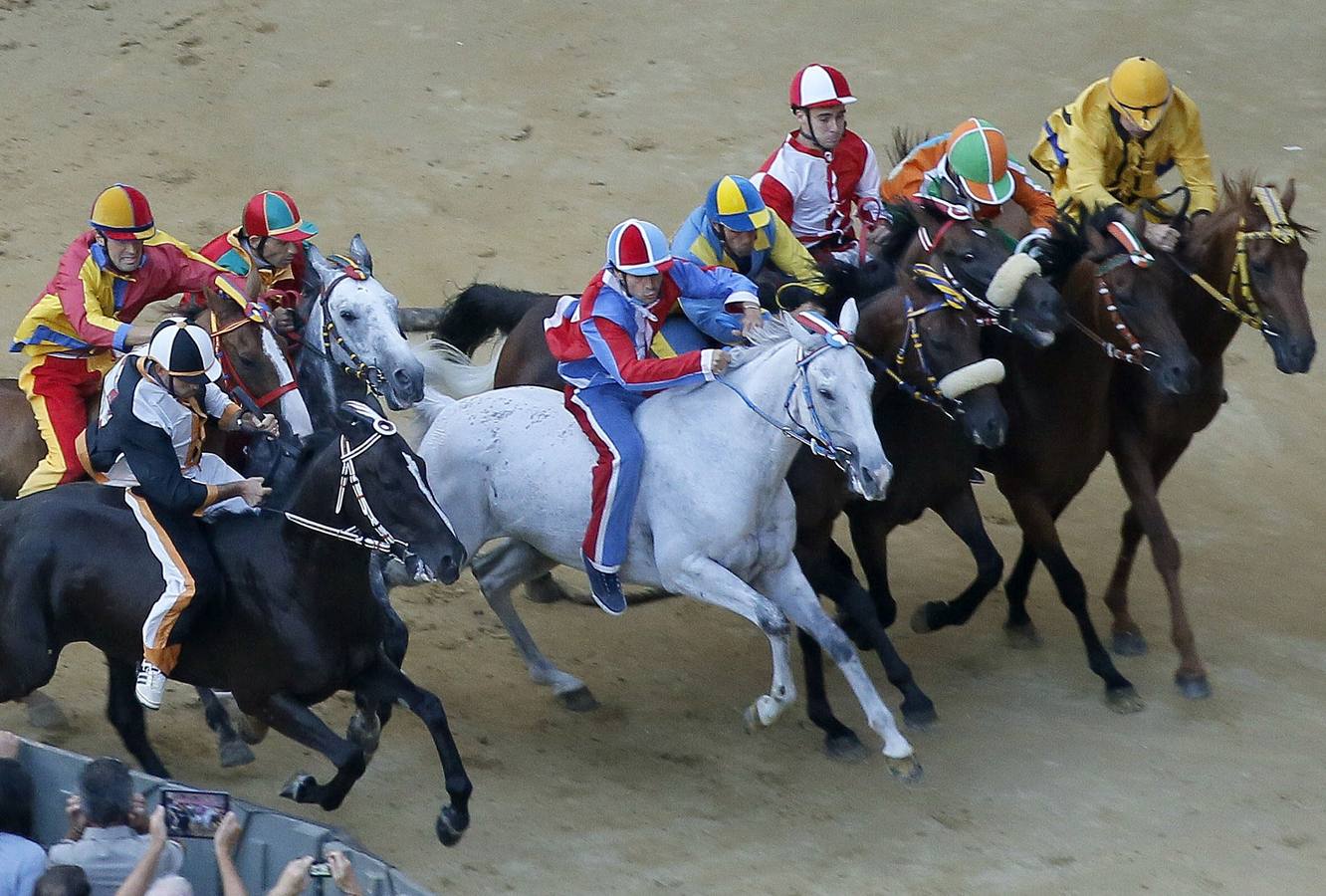 Palio de Siena, una carrera antigua, famosa y peligrosa