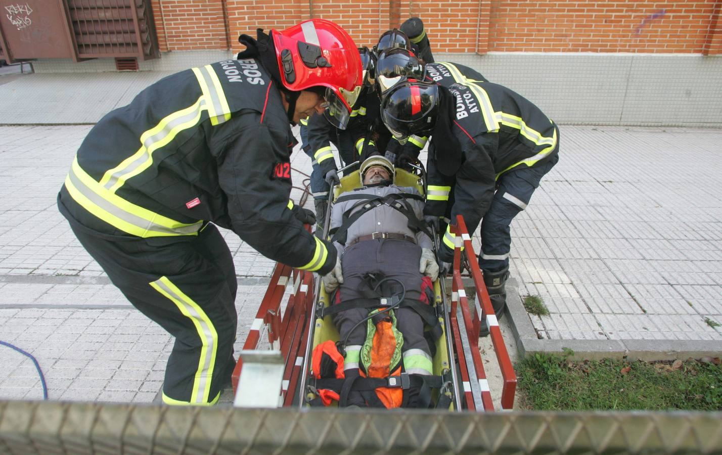 Simulacro de los bomberos en Gijón