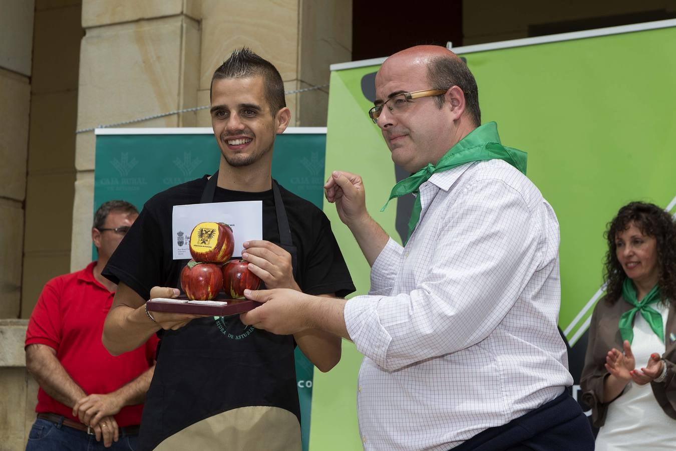 El viento en contra en el XXVII Campeonato de Escanciadores de Asturias en Nava