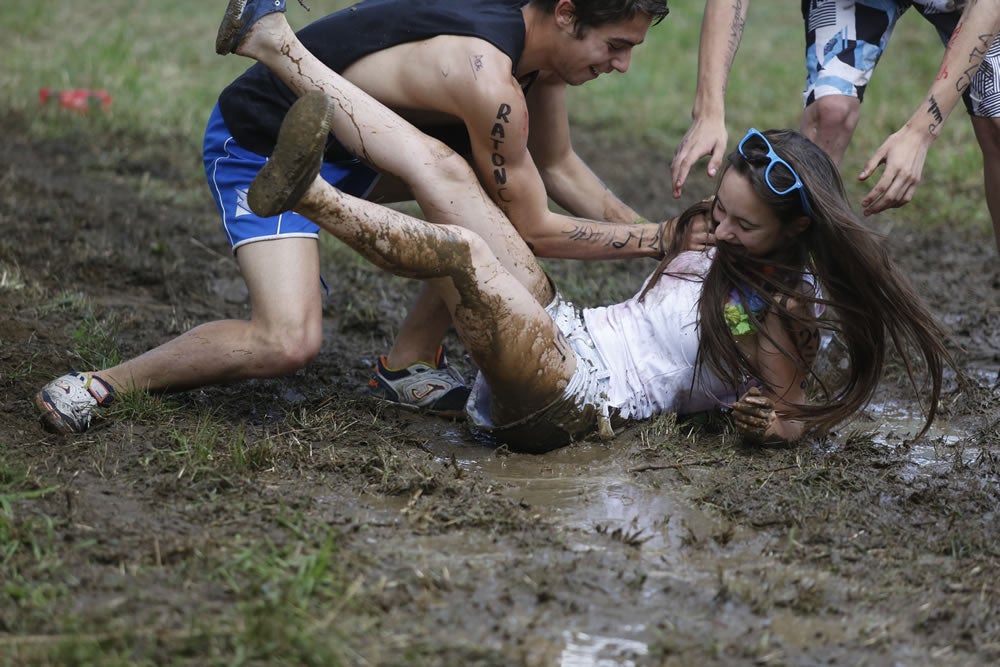 La jira de Sotrondio acaba en el barro