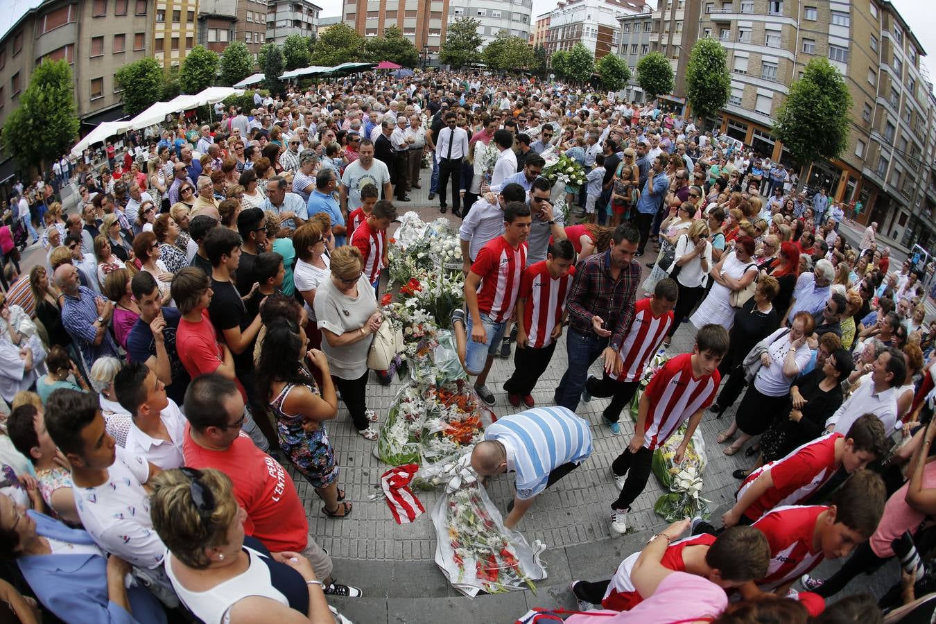 El mundo del fútbol despide a Saúl Lara