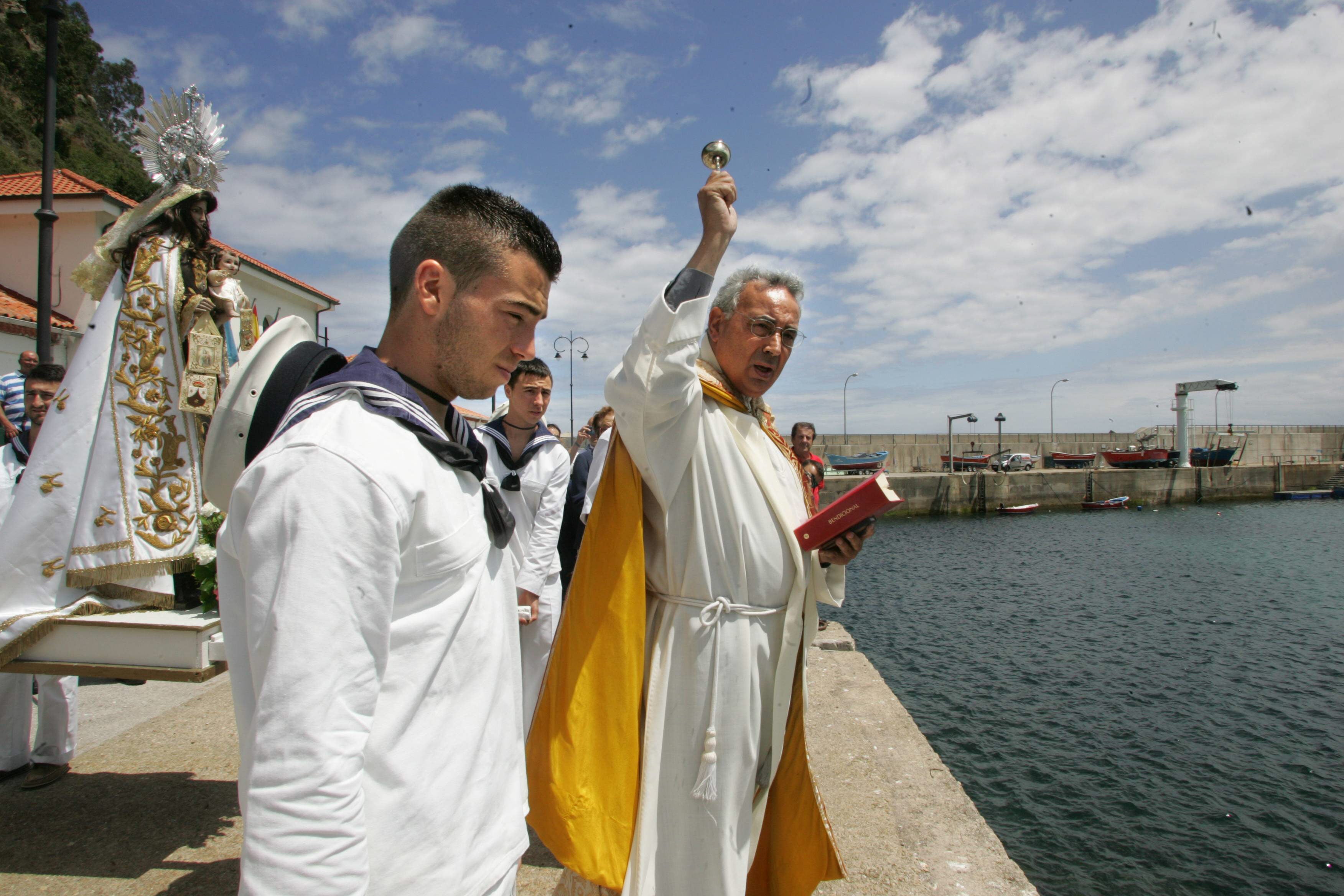 Tazones celebra las fiestas del Carmen