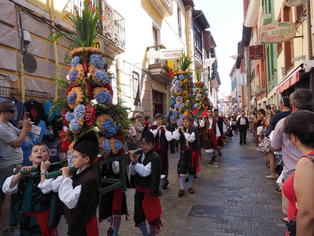 Llanes celebra el día grande de las fiestas de la Magdalena