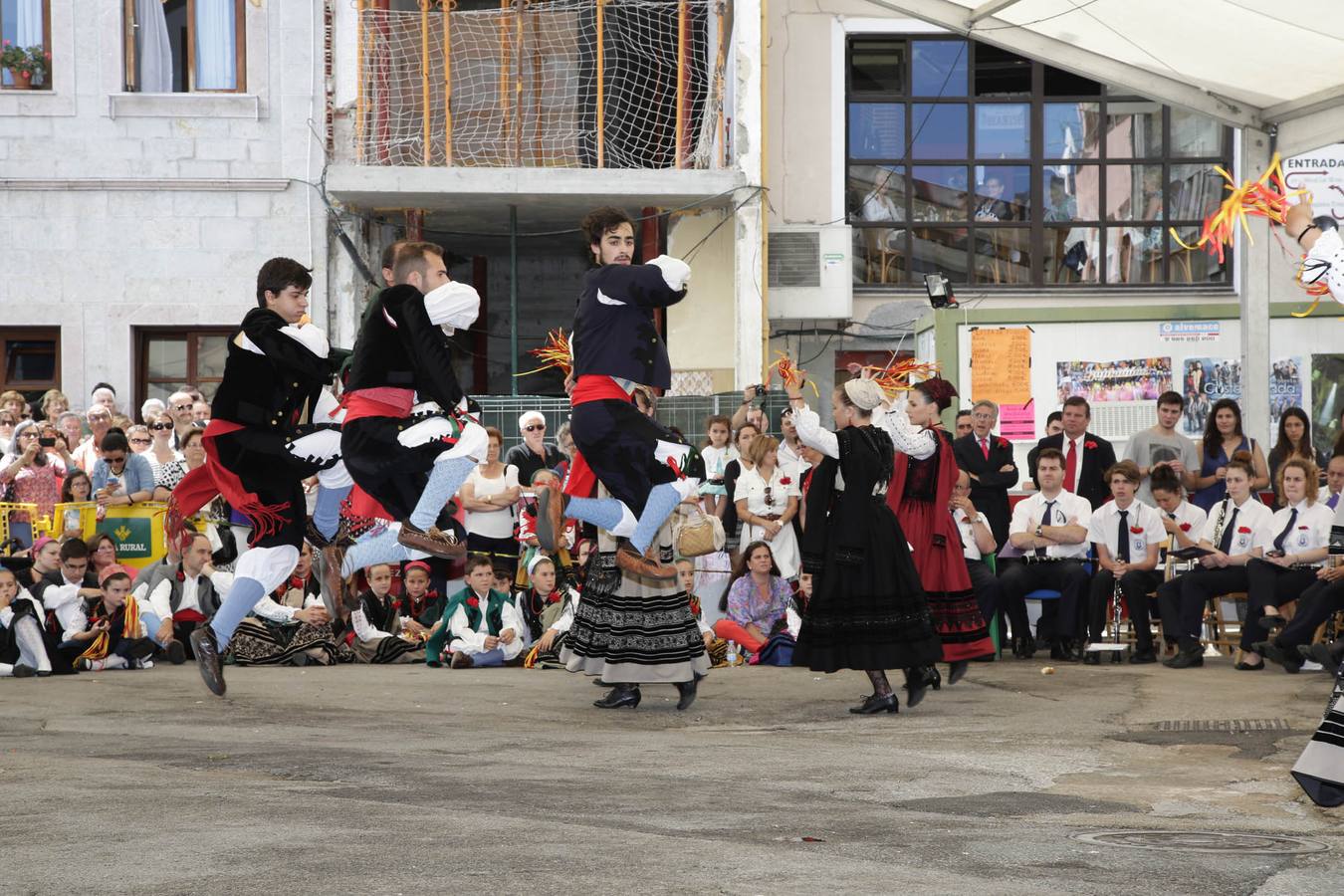 Llanes celebra el día grande de las fiestas de la Magdalena