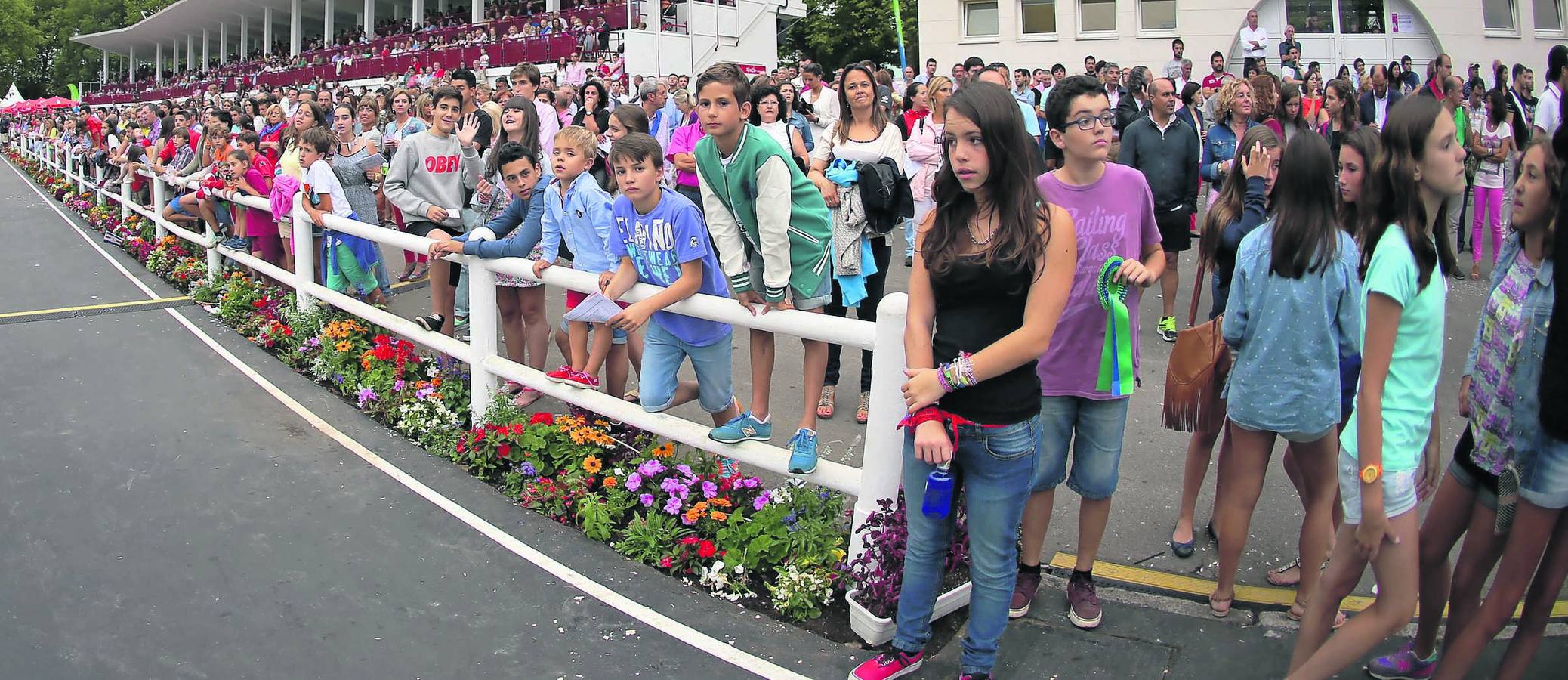 Numerosas personas acudieron al Hípico en la tercera jornada del concurso de saltos.