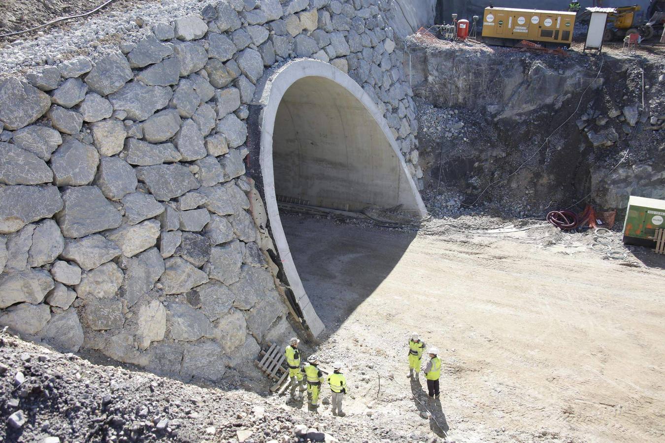 Así se construyó el tramo de la Autovía del Cantábrico, A-8, entre Pendueles y La Franca