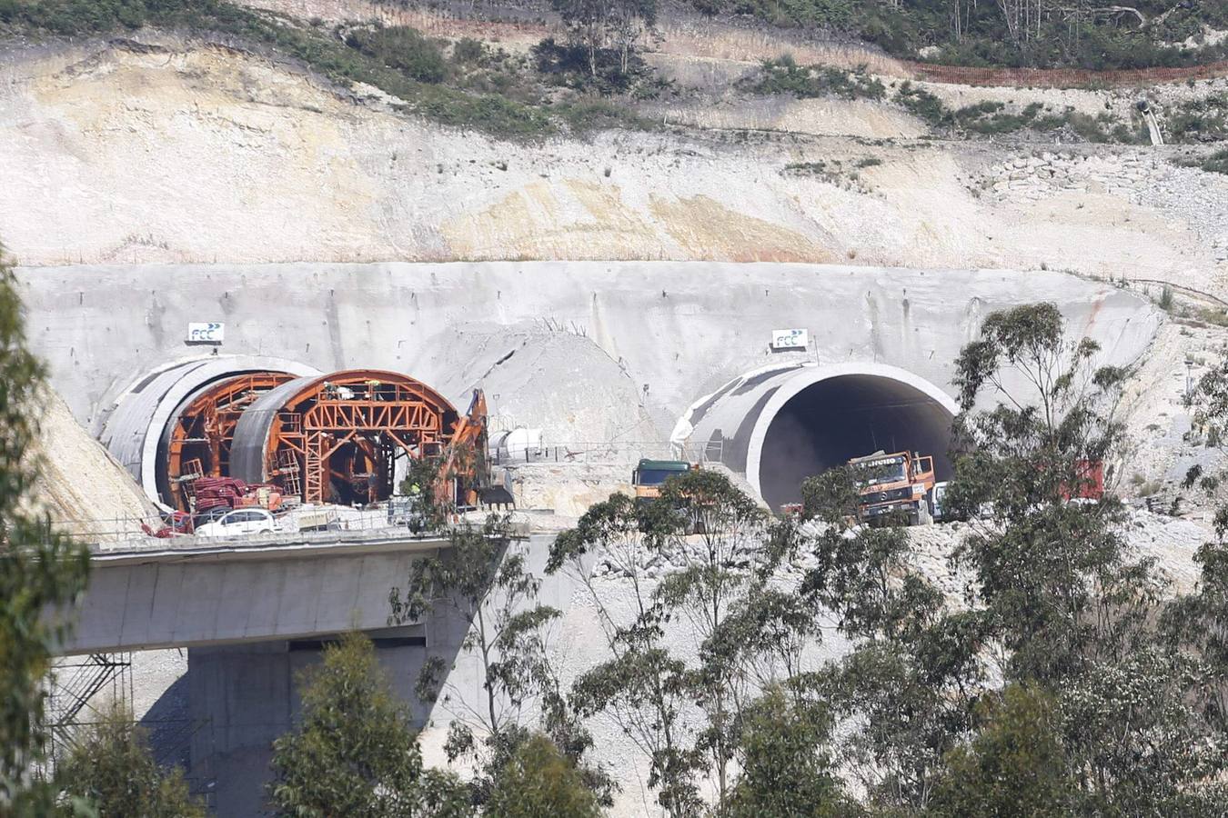 Así se construyó el tramo de la Autovía del Cantábrico, A-8, entre Pendueles y La Franca