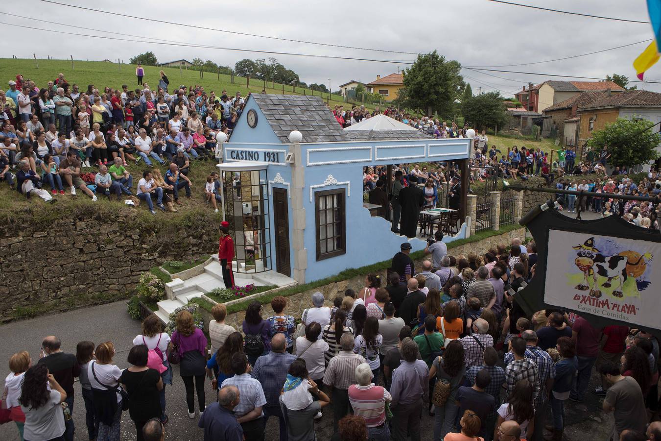 Multitudinario Concurso de Carrozas en Valdesoto