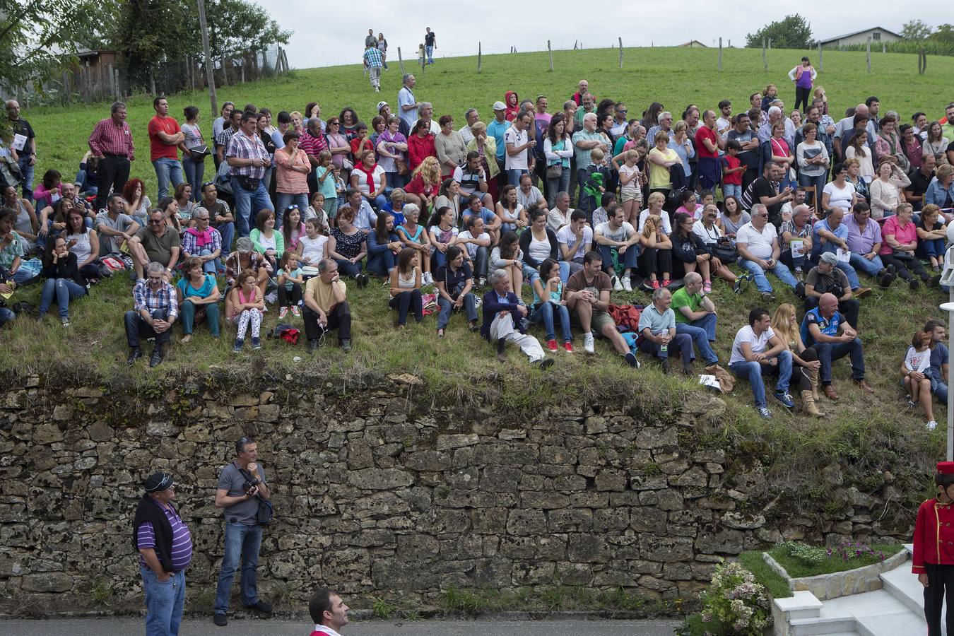 Multitudinario Concurso de Carrozas en Valdesoto