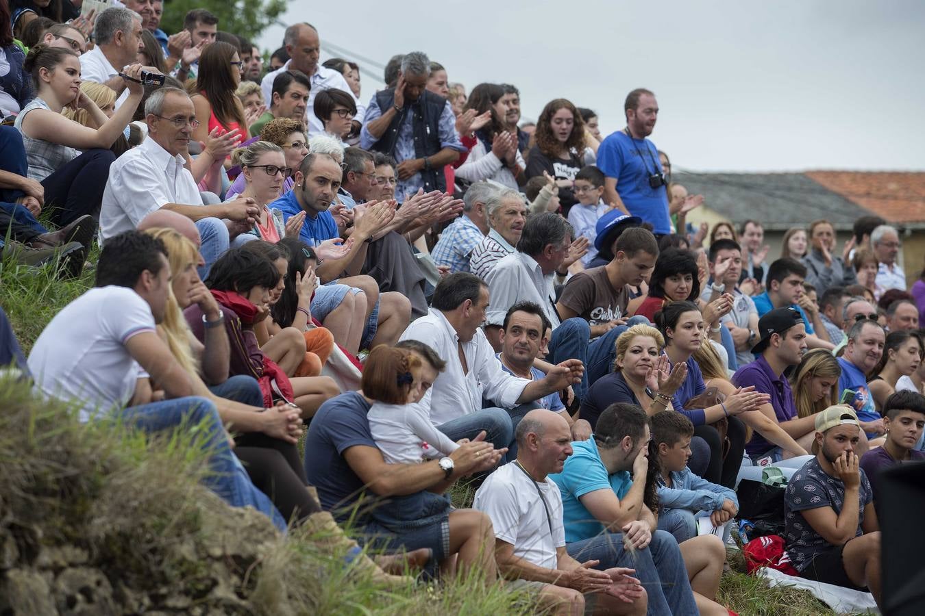 Multitudinario Concurso de Carrozas en Valdesoto