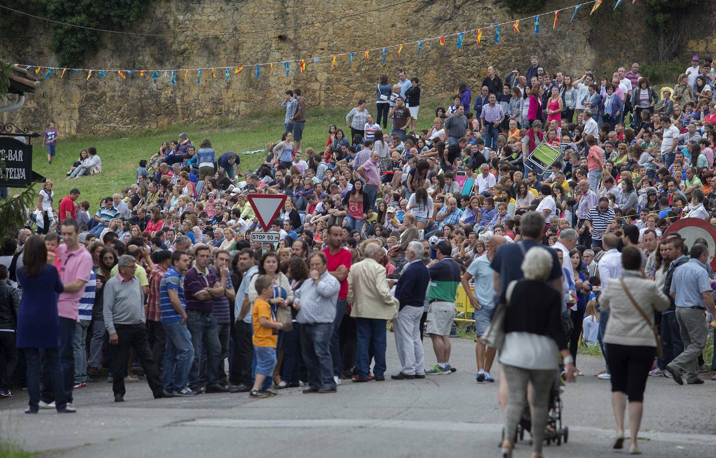 Multitudinario Concurso de Carrozas en Valdesoto