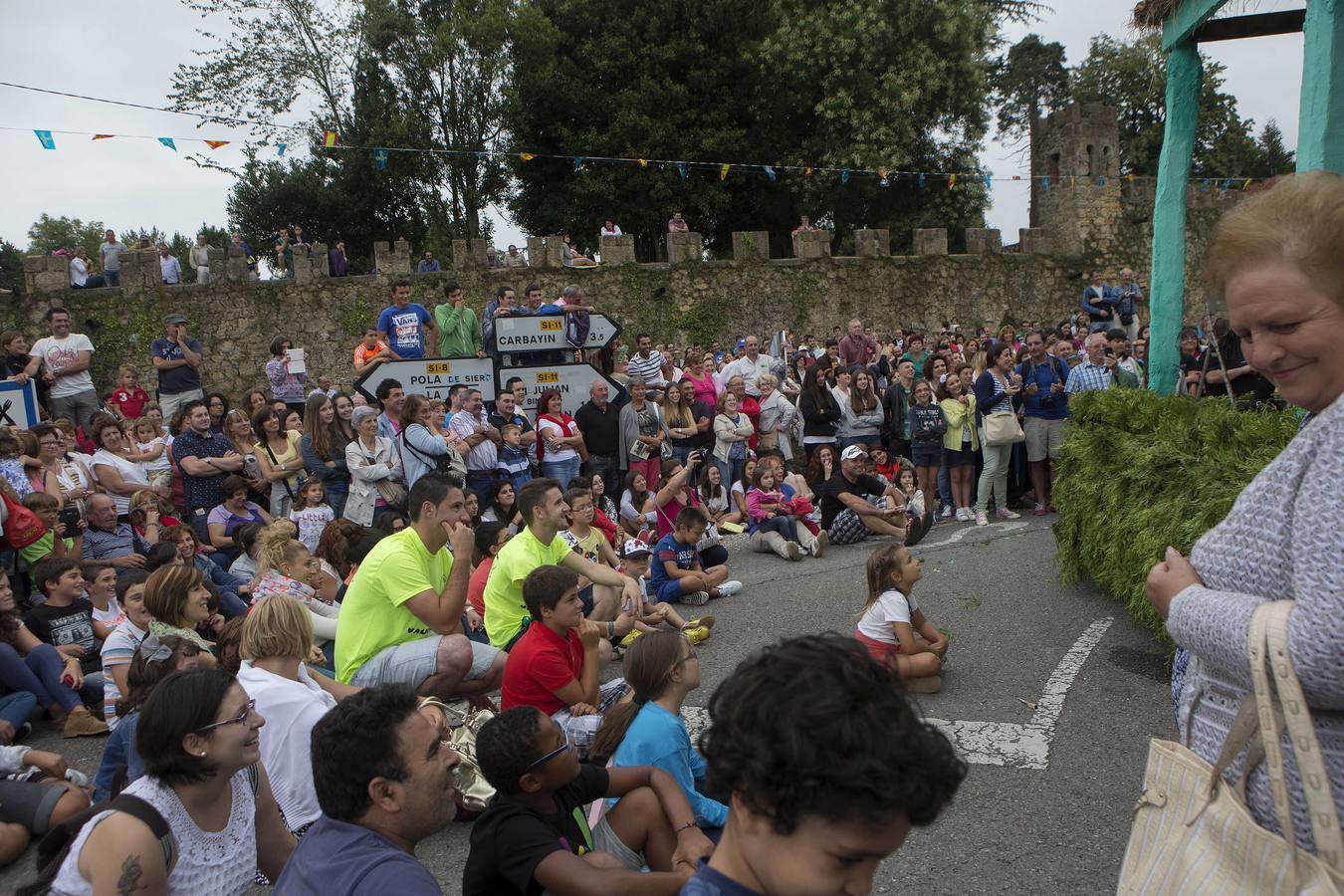 Multitudinario Concurso de Carrozas en Valdesoto