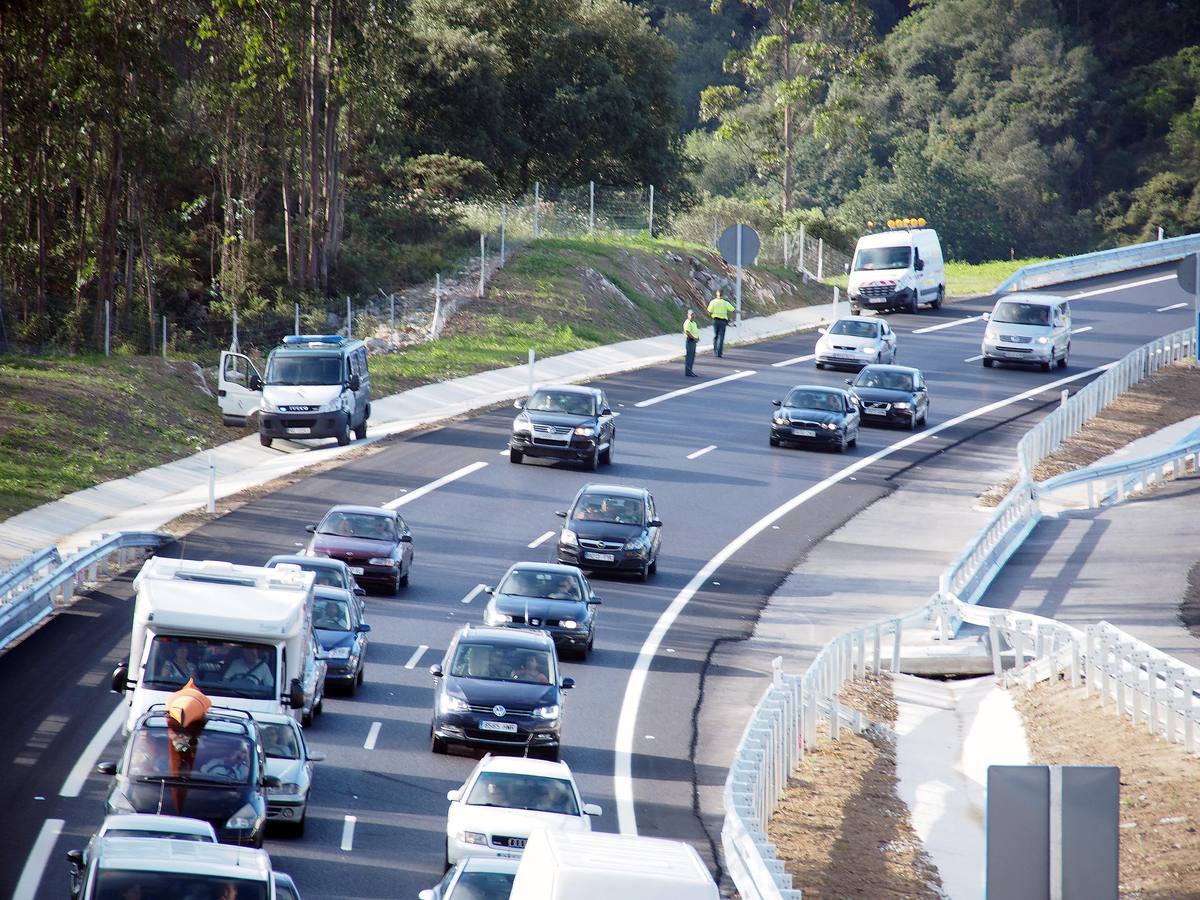Colapso del tráfico en la Autovía del Cantábrico