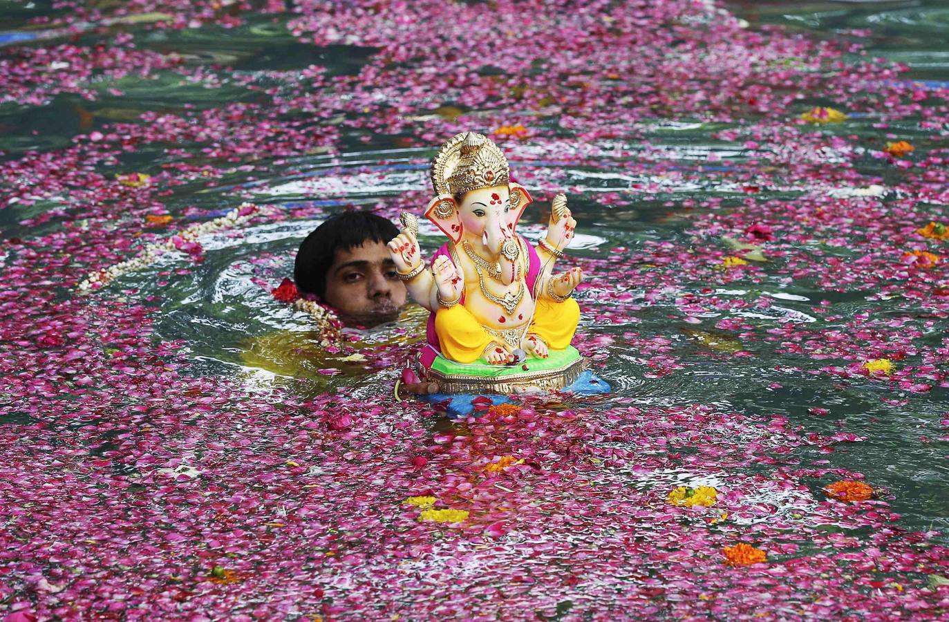 Honores para el dios Ganesha