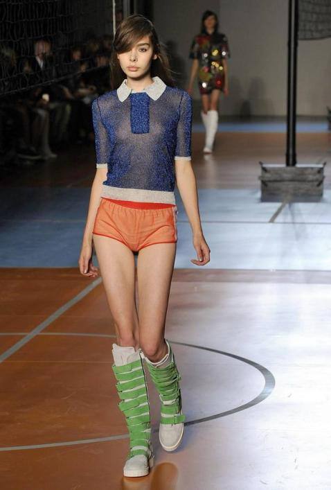 Vuelve a la pasarela la polémica de la delgadez extrema