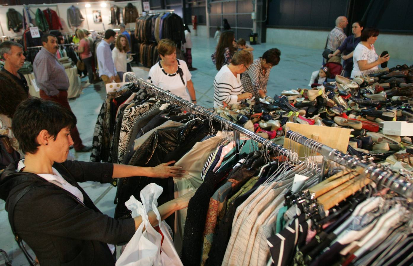 La feria del stock de Gijón, en imágenes