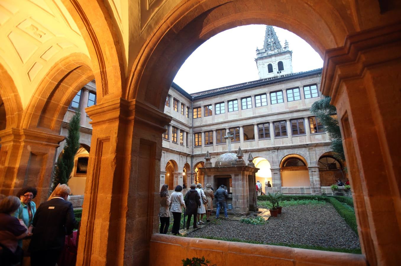 Una noche para la cultura en Oviedo