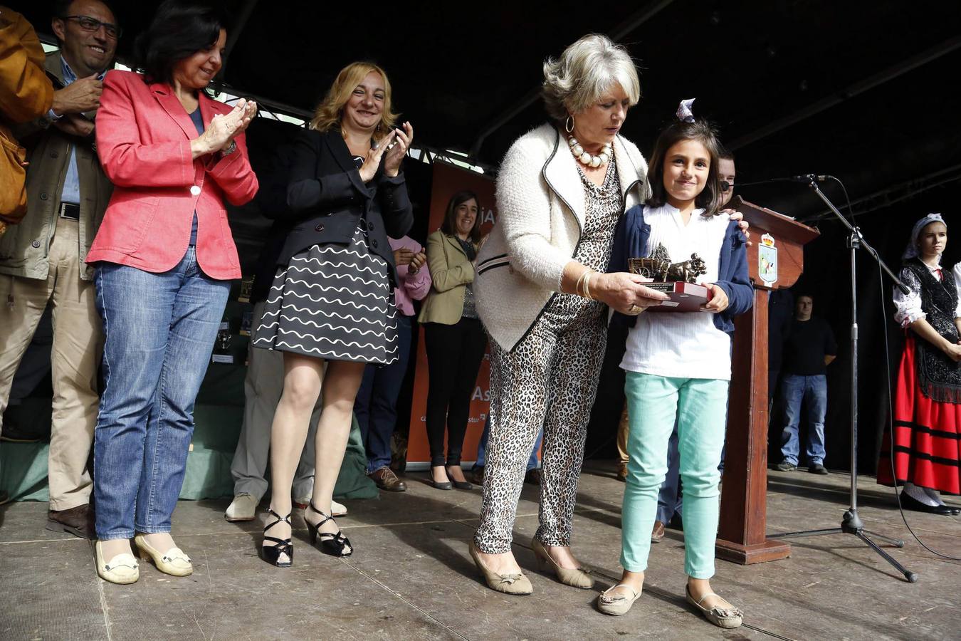 Infiesto celebra el festival de la avellana