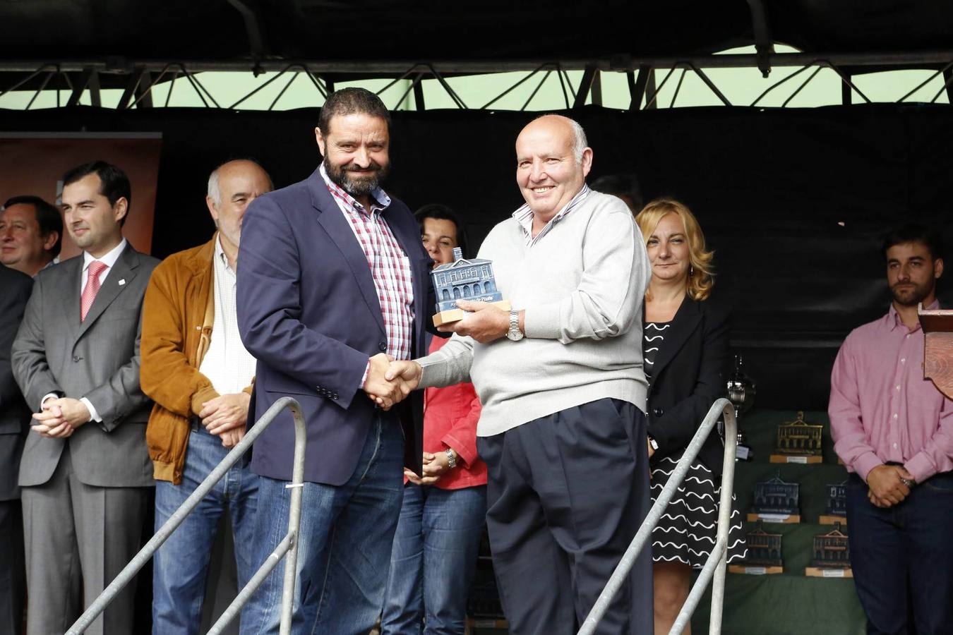 Infiesto celebra el festival de la avellana