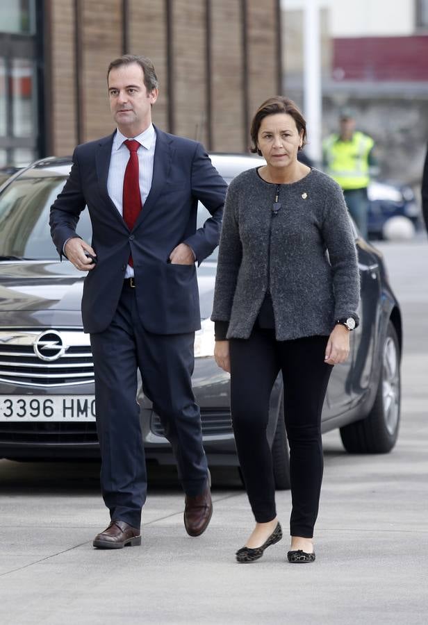 El ministro de Interior visita en Gijón la nueva embarcación de la Guardia Civil