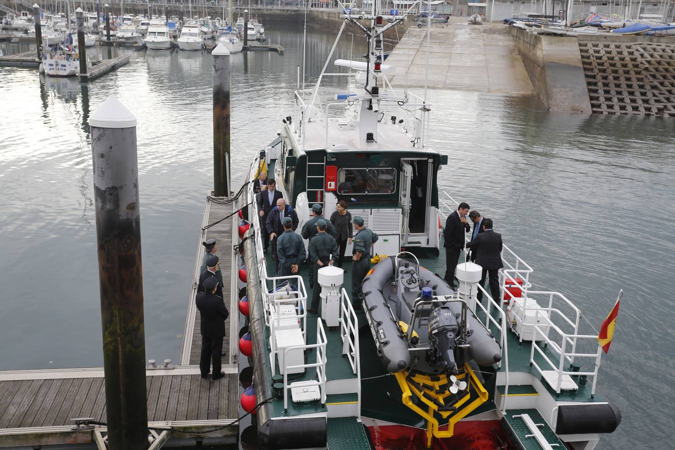 El ministro de Interior visita en Gijón la nueva embarcación de la Guardia Civil