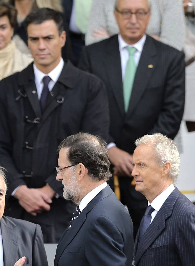 Los Reyes presiden su primer desfile de la Fiesta Nacional