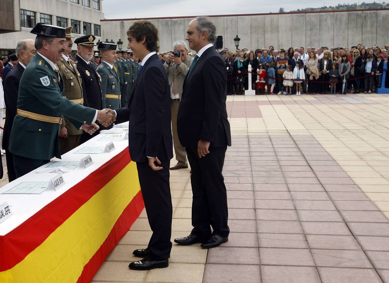 La Guardia Civil de Oviedo honra a la Virgen del Pilar