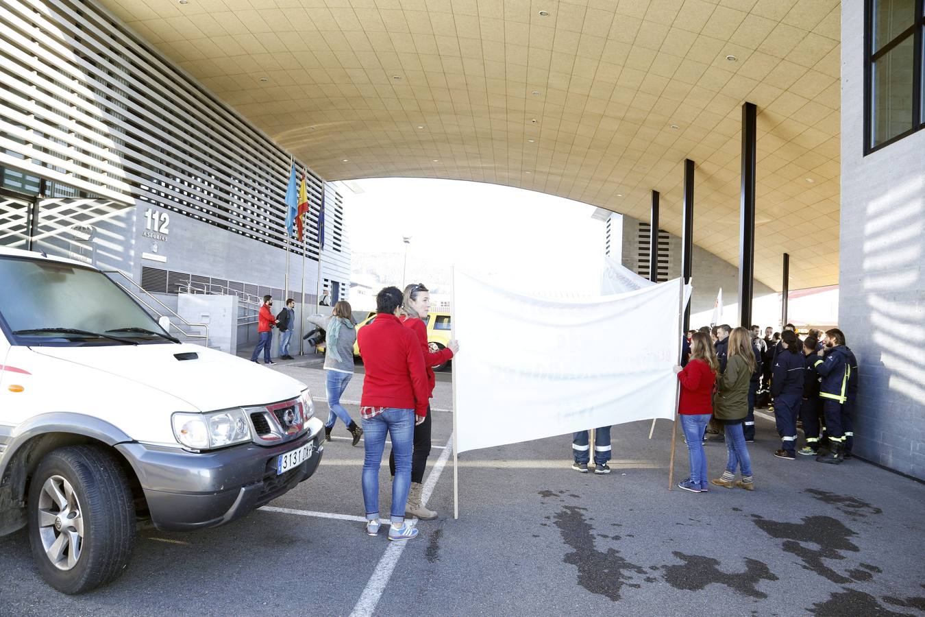 Los bomberos de Asturias protestan por la falta de medios