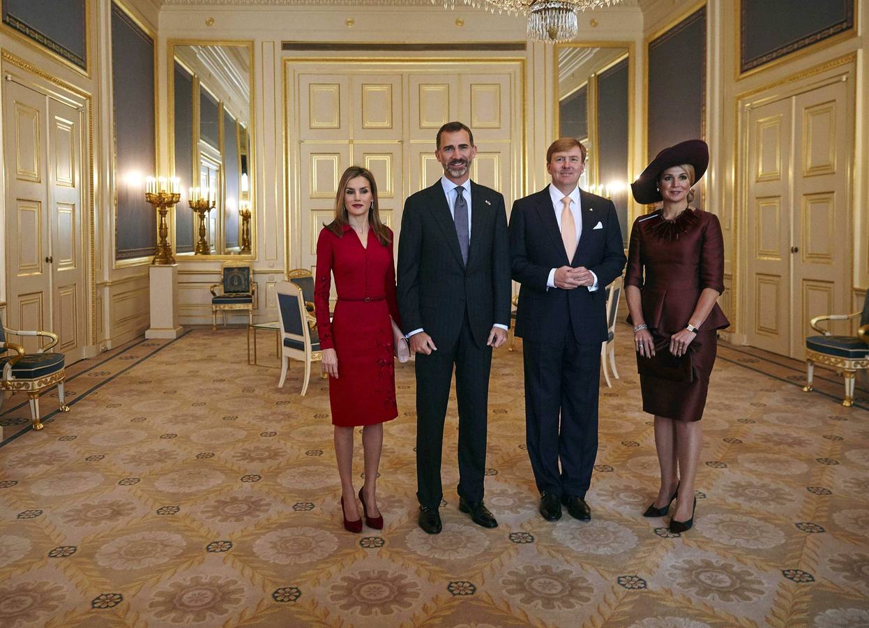 Duelo de estilo entre las Reinas Letizia y Máxima en la visita de los Reyes de España a Holanda