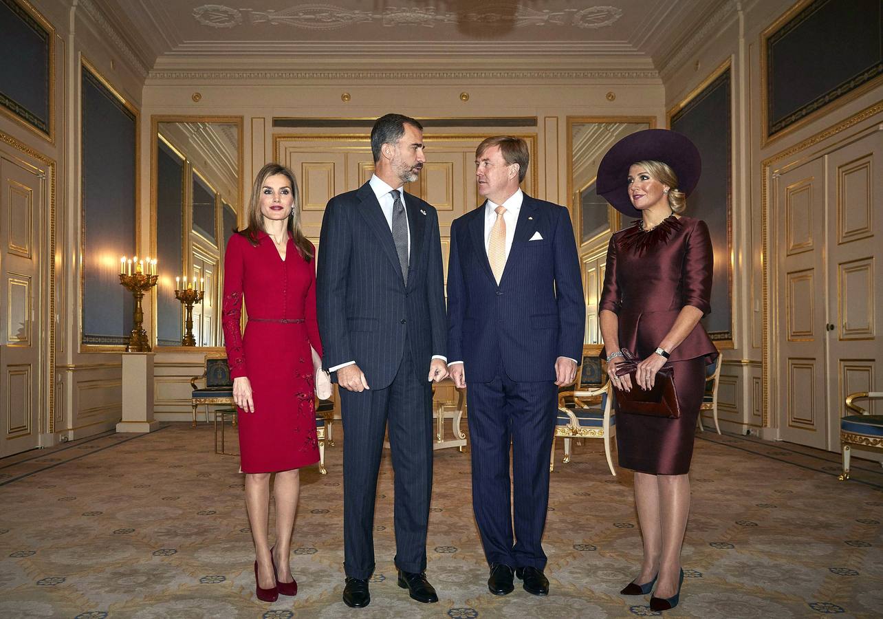 Duelo de estilo entre las Reinas Letizia y Máxima en la visita de los Reyes de España a Holanda