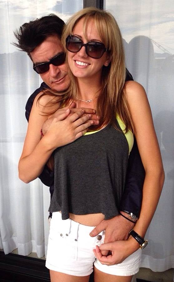 Brett Rossi y Charlie Sheen, un año loco