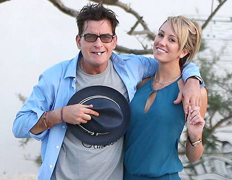 Brett Rossi y Charlie Sheen, un año loco