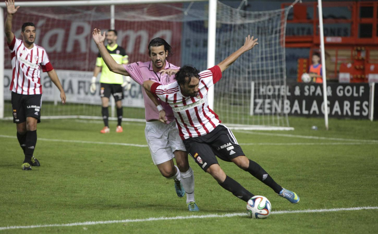 El Real Avilés pierde ante el Logroñés