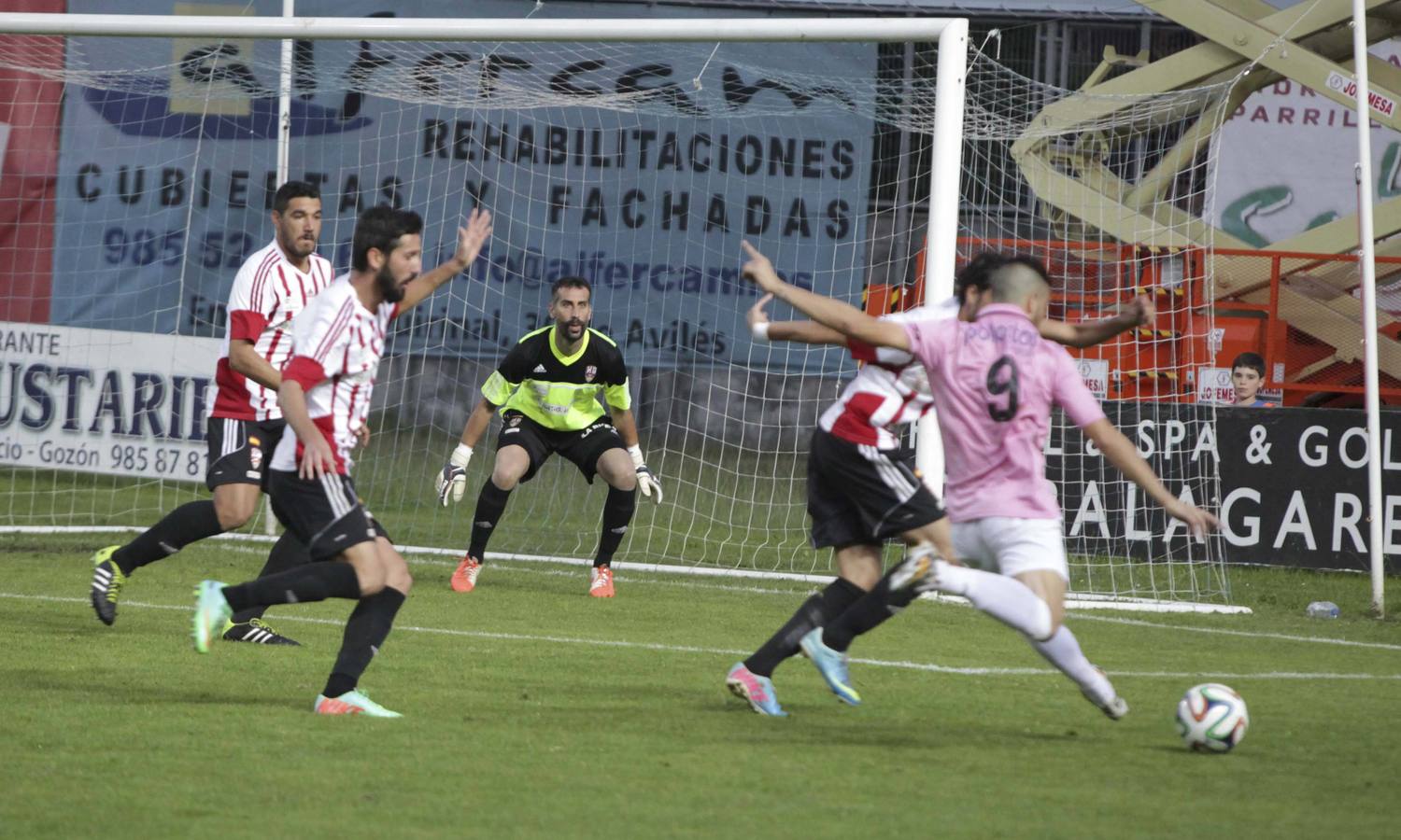 El Real Avilés pierde ante el Logroñés