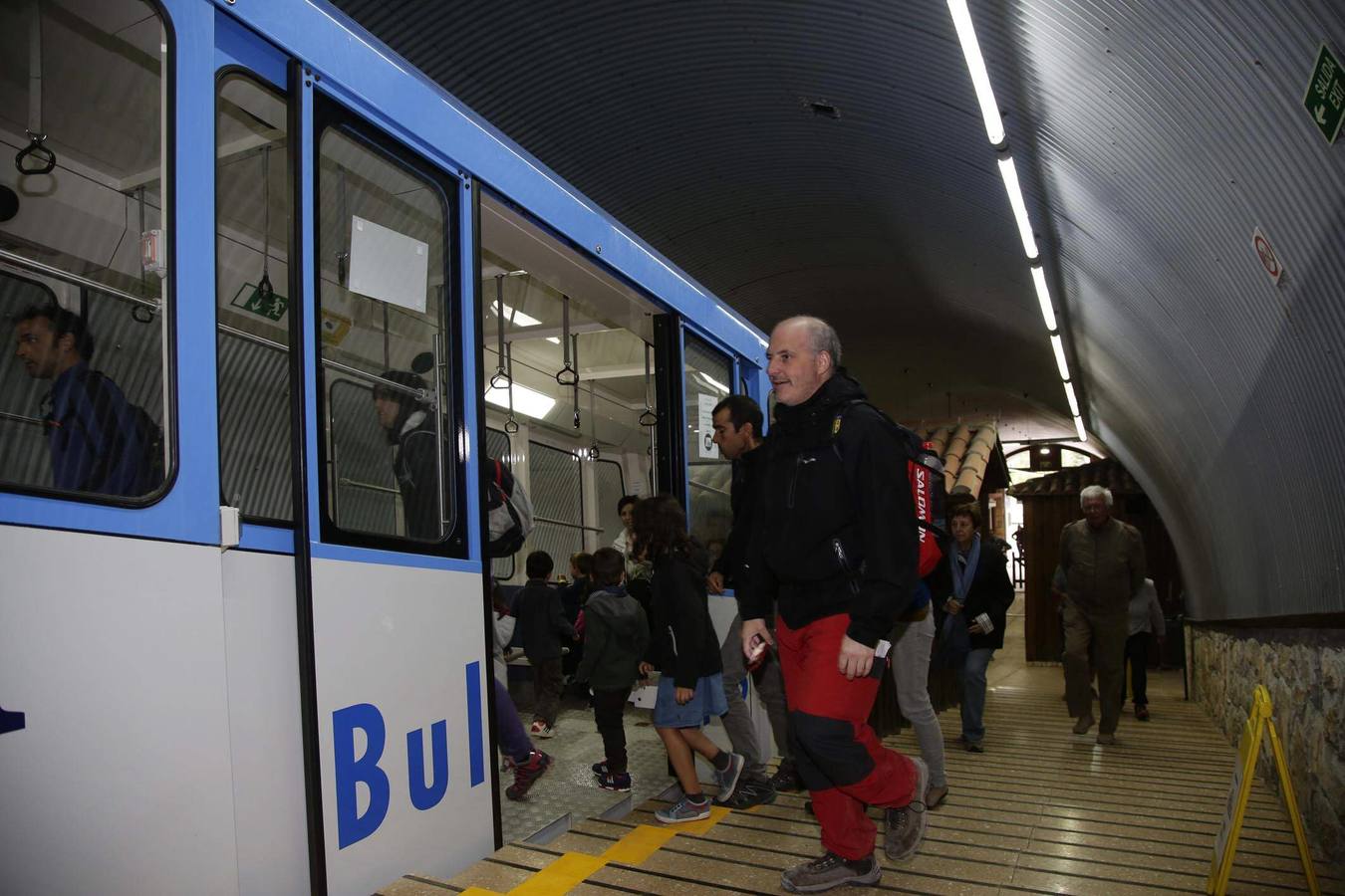 El funicular de Bulnes mejora sus instalaciones