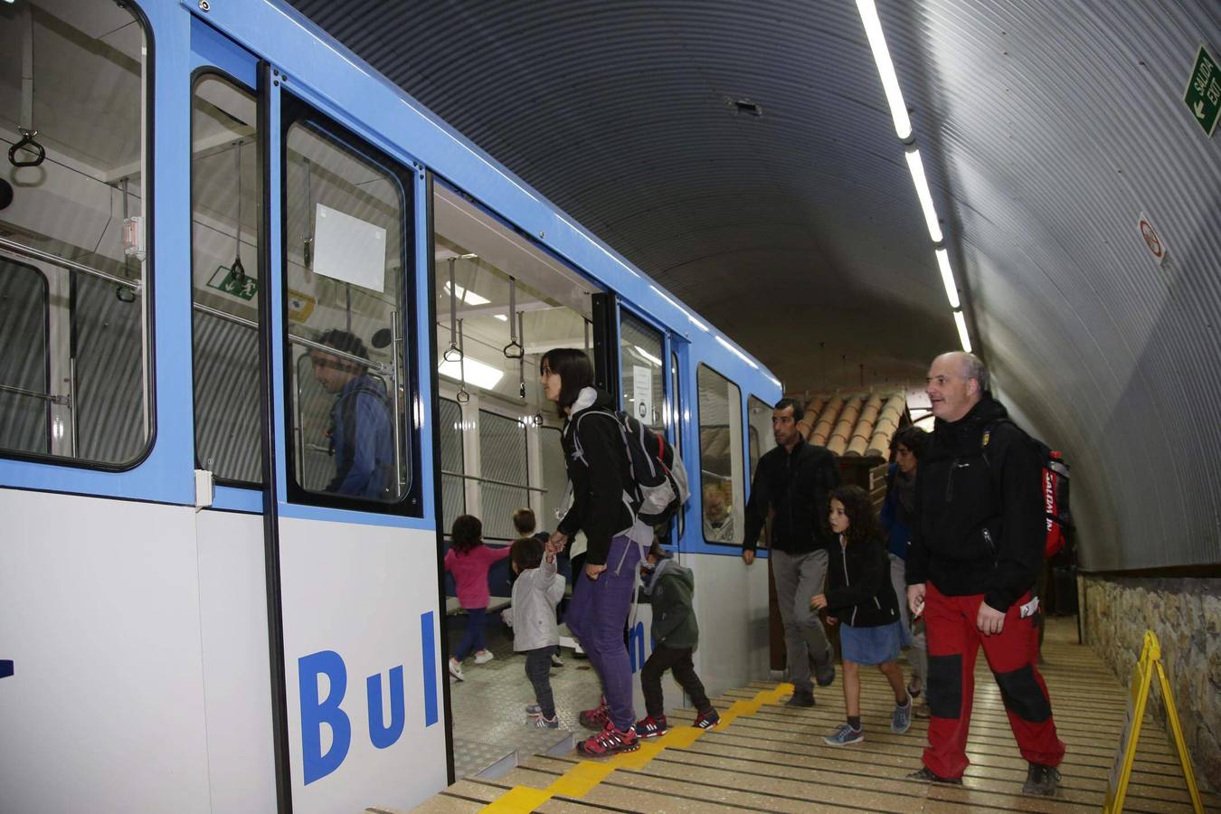 El funicular de Bulnes mejora sus instalaciones