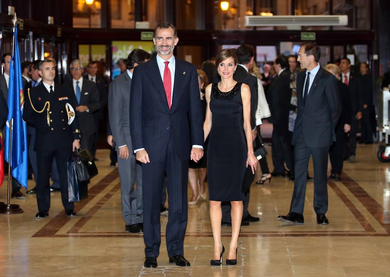 Los Reyes de España llegan a Oviedo para presidir los Premios Príncipe de Asturias