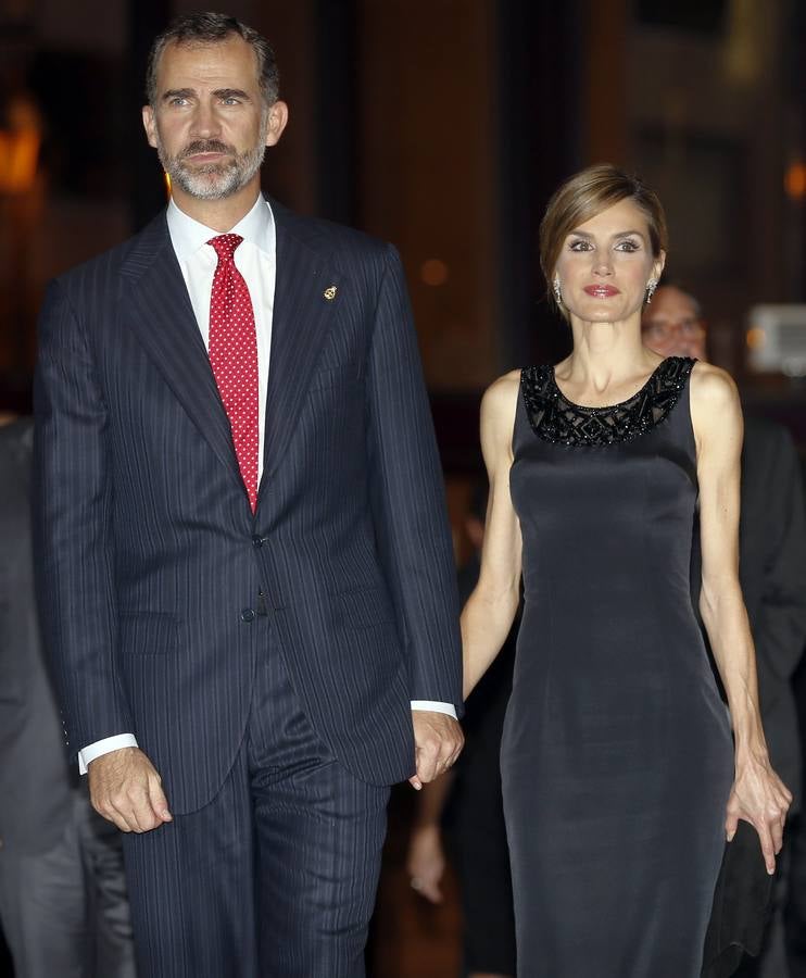 Los looks de la Reina Letizia en los Premios Príncipe de Asturias 2014