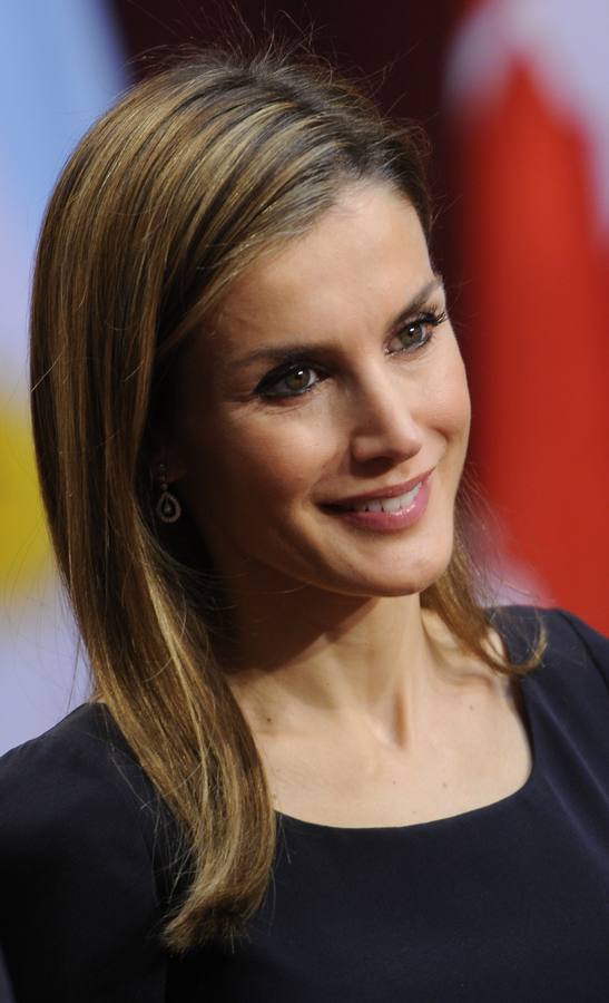 Los looks de la Reina Letizia en los Premios Príncipe de Asturias 2014