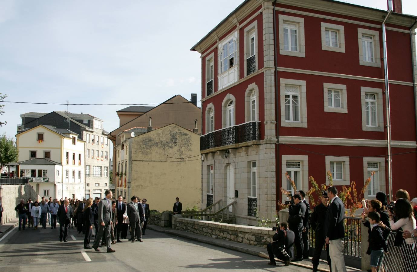 Los Reyes visitan Boal para entregar el Premio al Pueblo Ejemplar 2014