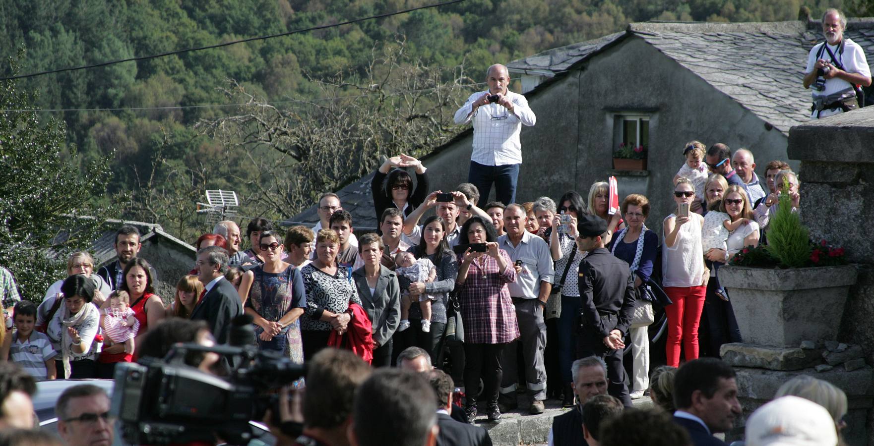 Los Reyes visitan Boal para entregar el Premio al Pueblo Ejemplar 2014